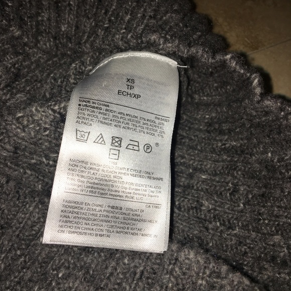 BANANA REPUBLIC Texture Combo Fringe Sweater XS - Picture 10 of 15